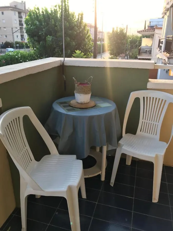 Segur De Calafell Vacation Apartment